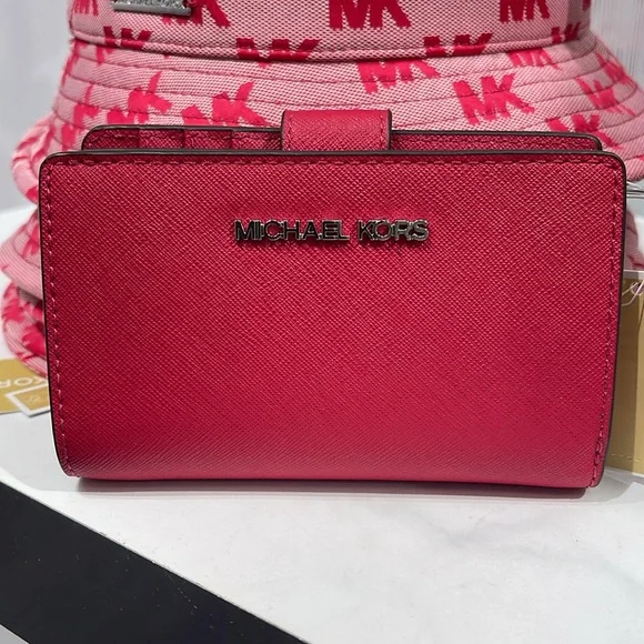MICHAEL KORS Medium Saffiano Leather Bifold ZP CN Wallet
COLOR DK RASPBERRY
NWT - Picture 15 of 16